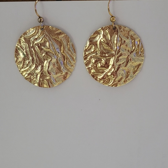 VINTAGE HANDMADE HAMMERED DISC DROP EARRINGS - 18K Gold Filled Discs - Picture 4 of 7